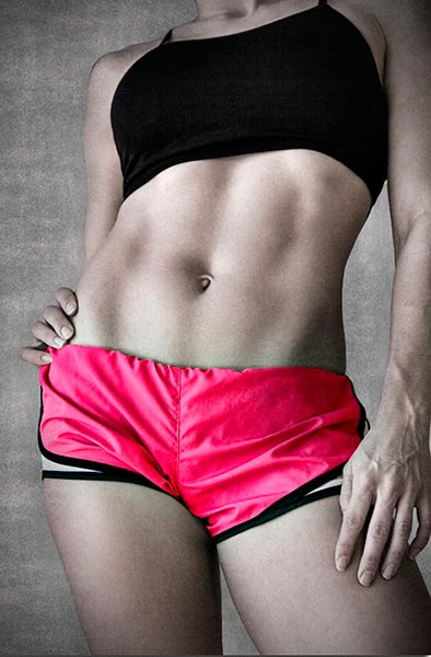 ejercicios-abdominales-hipopresivos-chica-fitness